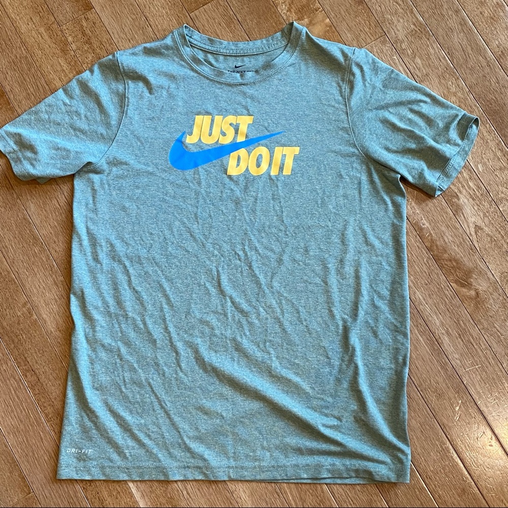Nike JUST DO IT drifit tee shirt boys XL in excellent used condition